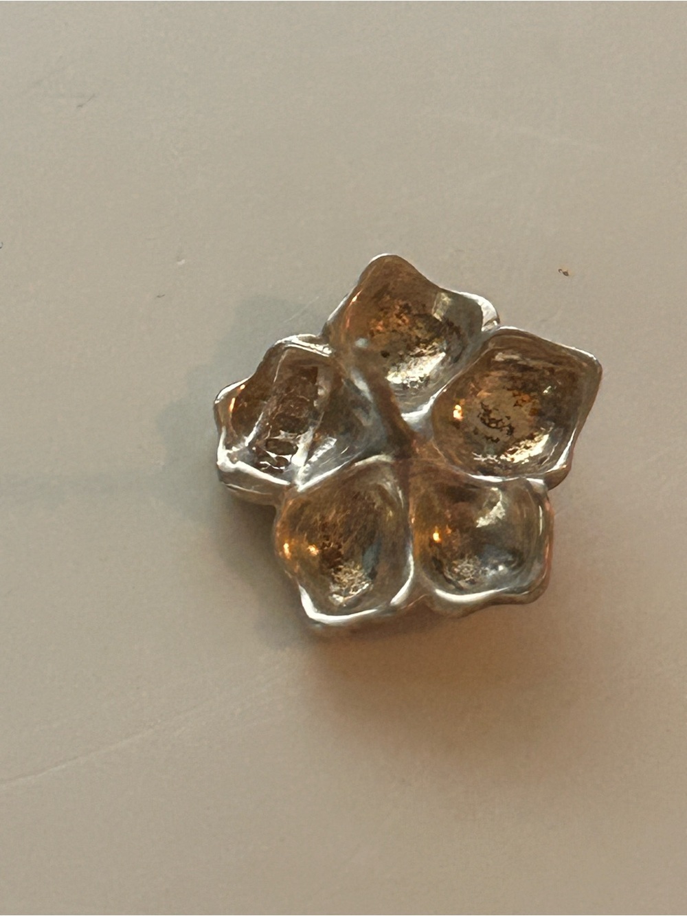 Tiffany & Co Pearl Flower Silver Earrings NO BACKS AND NO POUCH - Picture 2 of 5